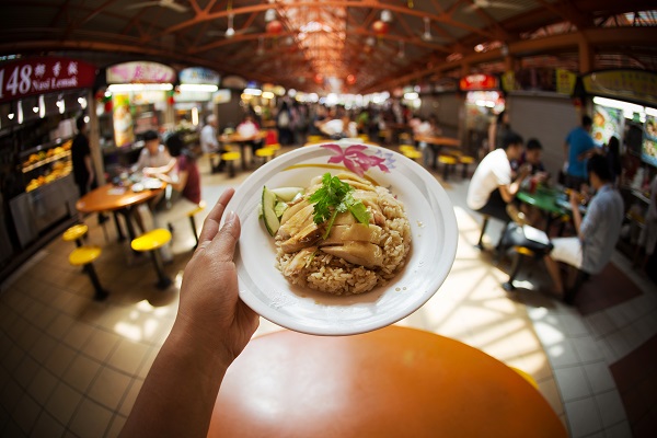 Tian Tian Chicken Rice at Maxwell Hawker Center, Singapore. Image courtesy of Singapore Tourism Board.