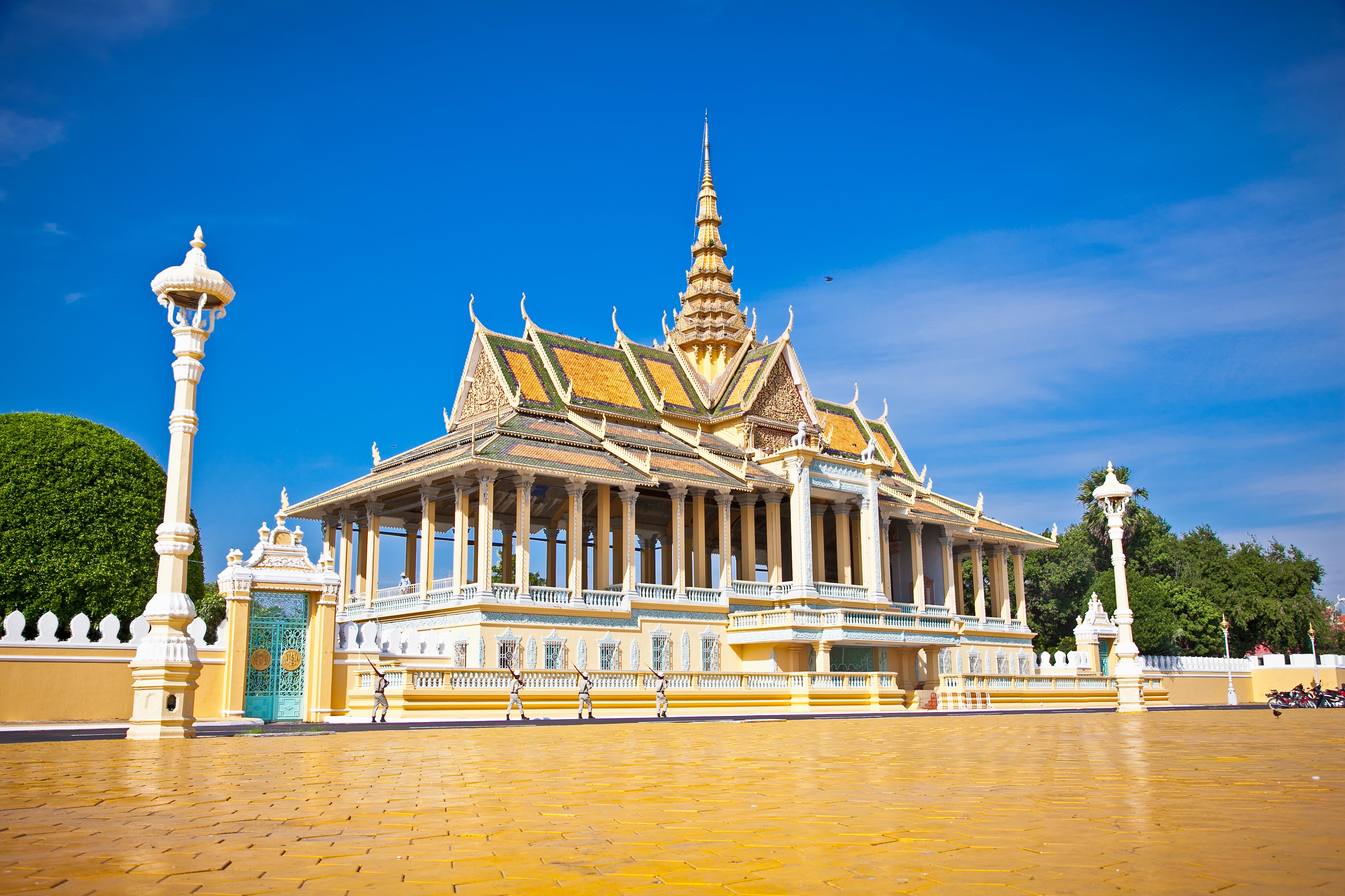 https://f7c7358c.rocketcdn.me/wp-content/uploads/2019/10/Cambodia-Royal-Palace-Phnom-Penh.jpg