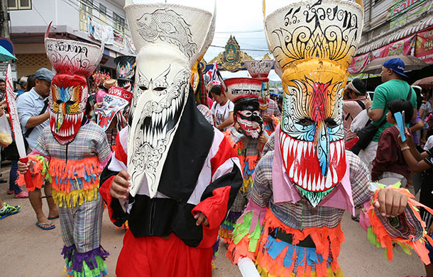 Phi Ta Kon parade participants. Image courtesy of the Tourism Authority of Thailand.