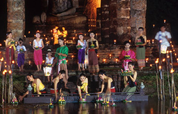 Loi Krathong celebrations. Image courtesy of the Tourism Authority of Thailand.