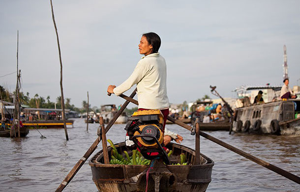 Boat Woman on Phong Dien