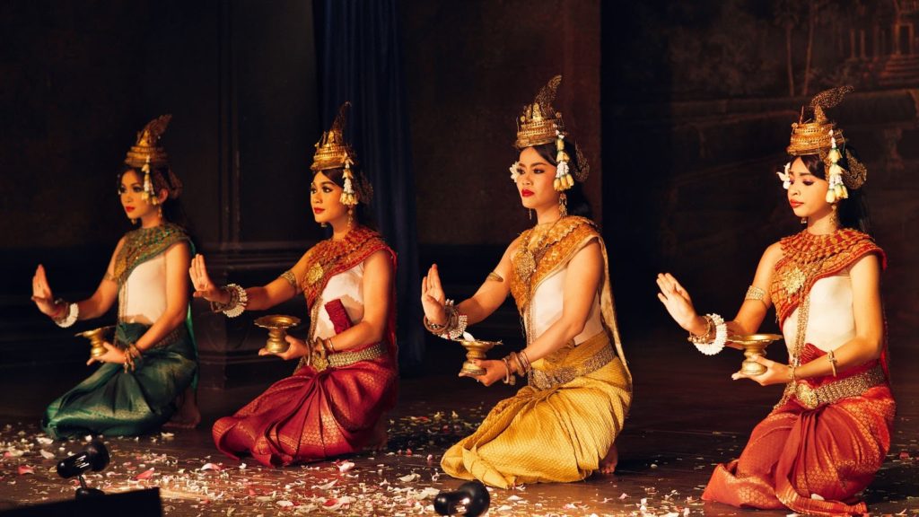 Women Performing Apsara Dance in Cambodia / Shutterstock