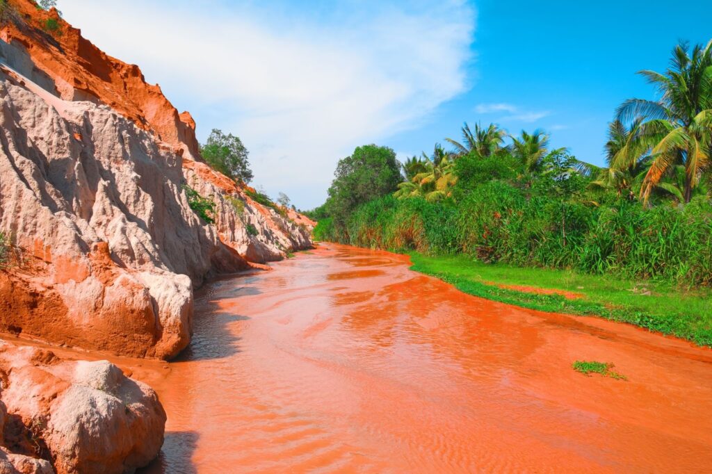 Just outside the southern fishing village of Mui Ne, visitors will find two expansive sand dunes, one red and one white.